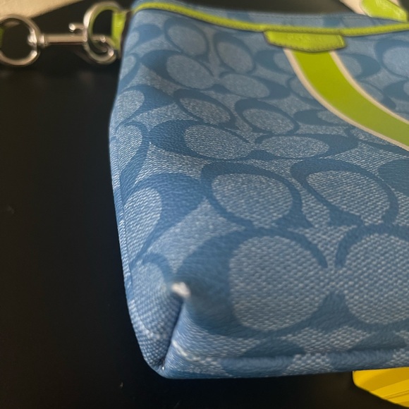 Authentic Coach cross body bag - Picture 3 of 5